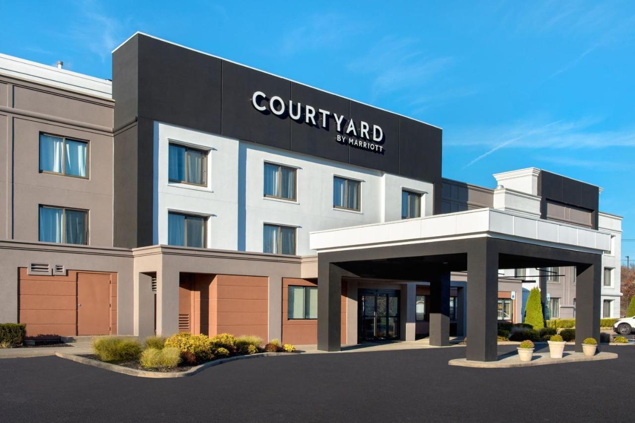 Courtyard Newburgh Stewart Airport Hotel Kültér fotó